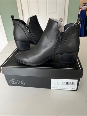 MIA Black Leather Ankle Booties with Side Zip